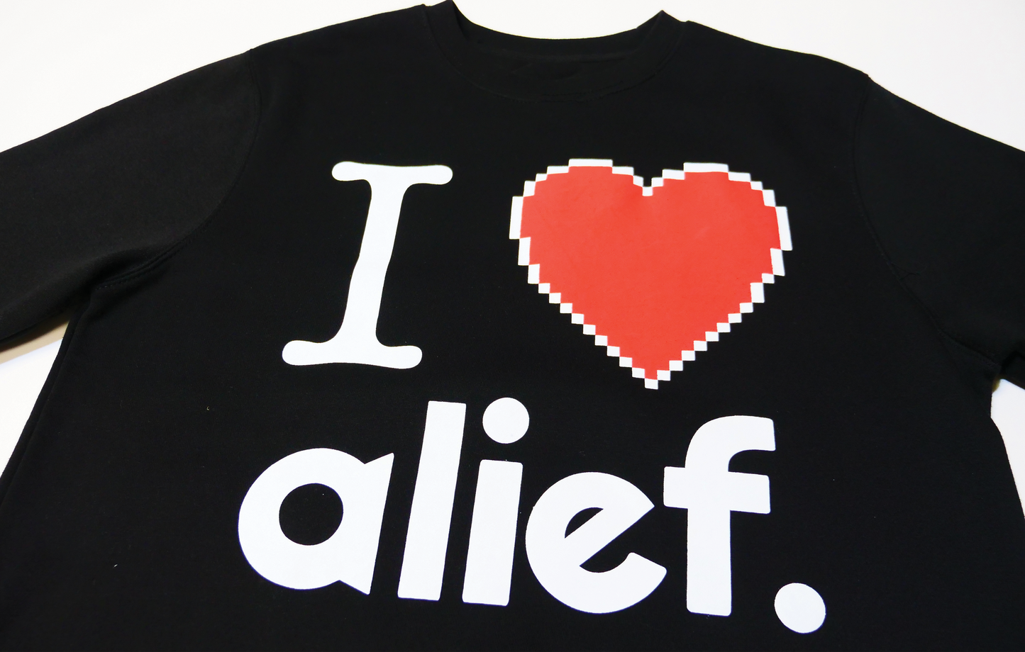 I love alief (Cropped) Crewneck - Black
