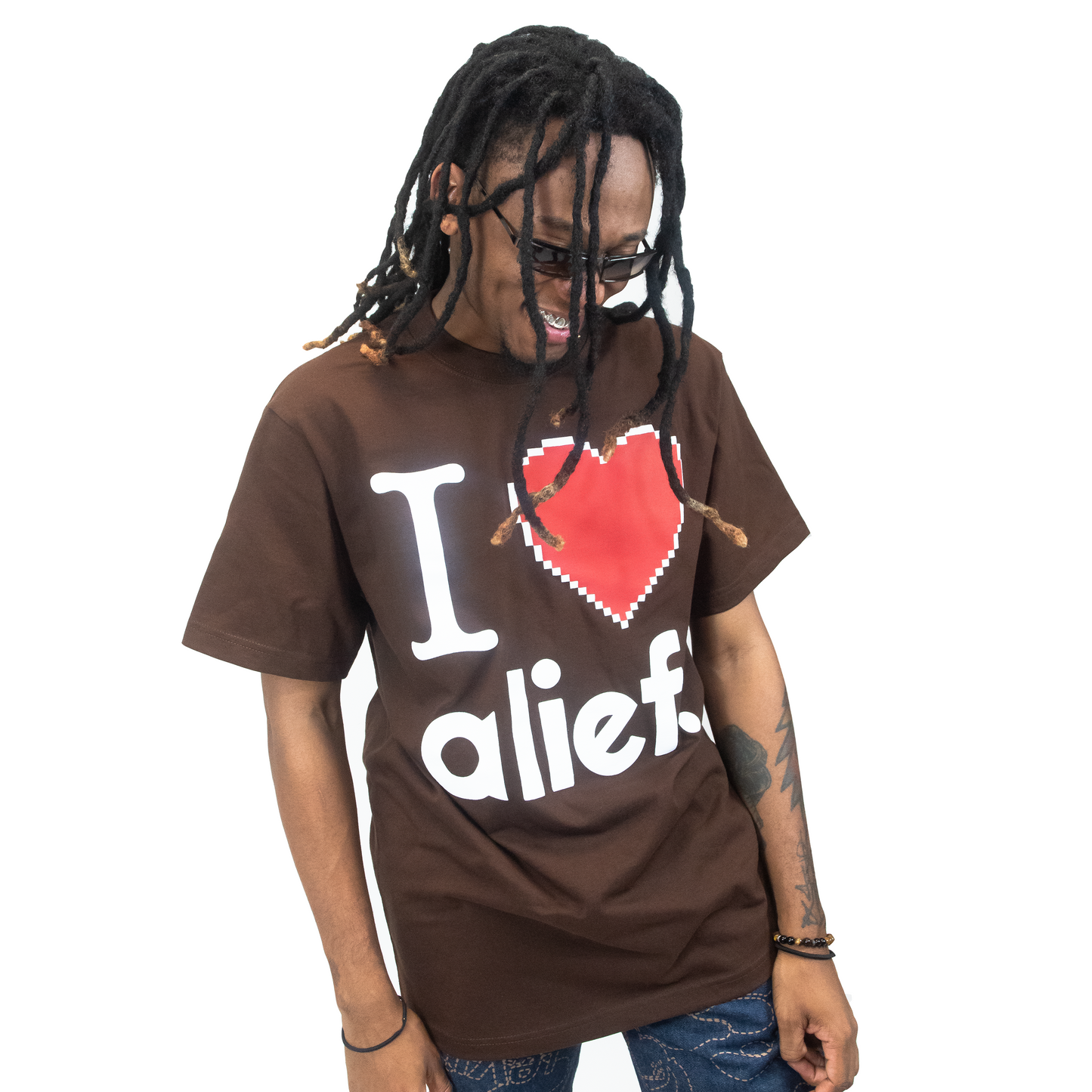 I love alief Tee - Brown